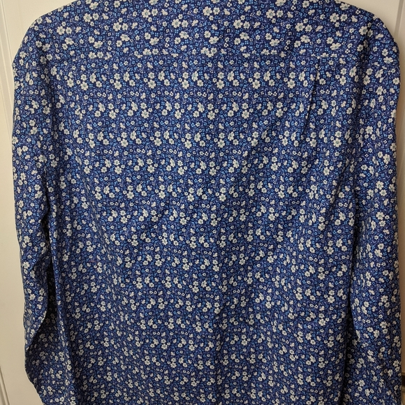 Casual Men's Button Down - Picture 4 of 5